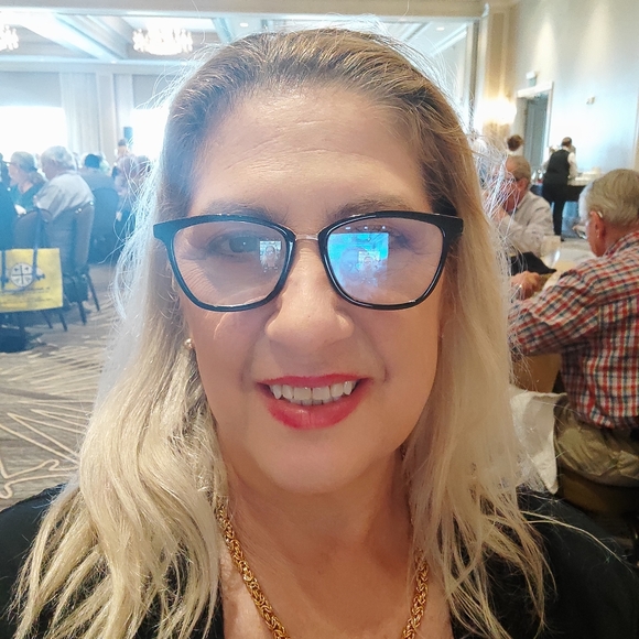 Meet your Posher, Joanna - Picture 2 of 11